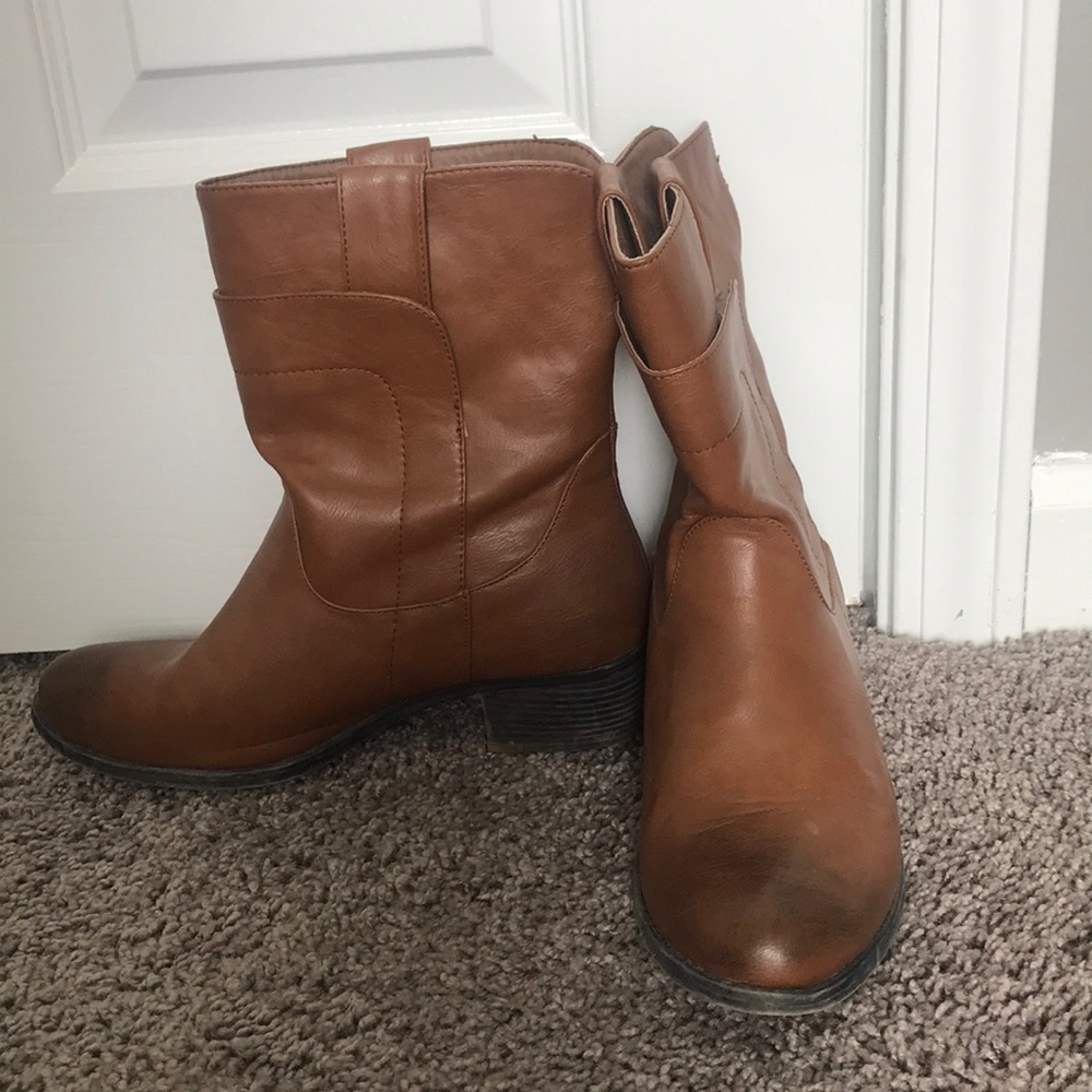 Brown short boots